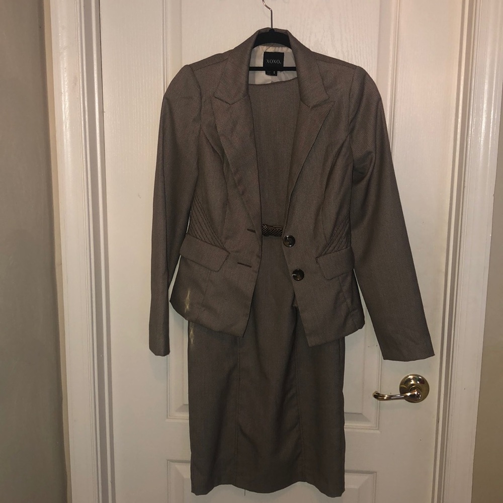 Dress suit.